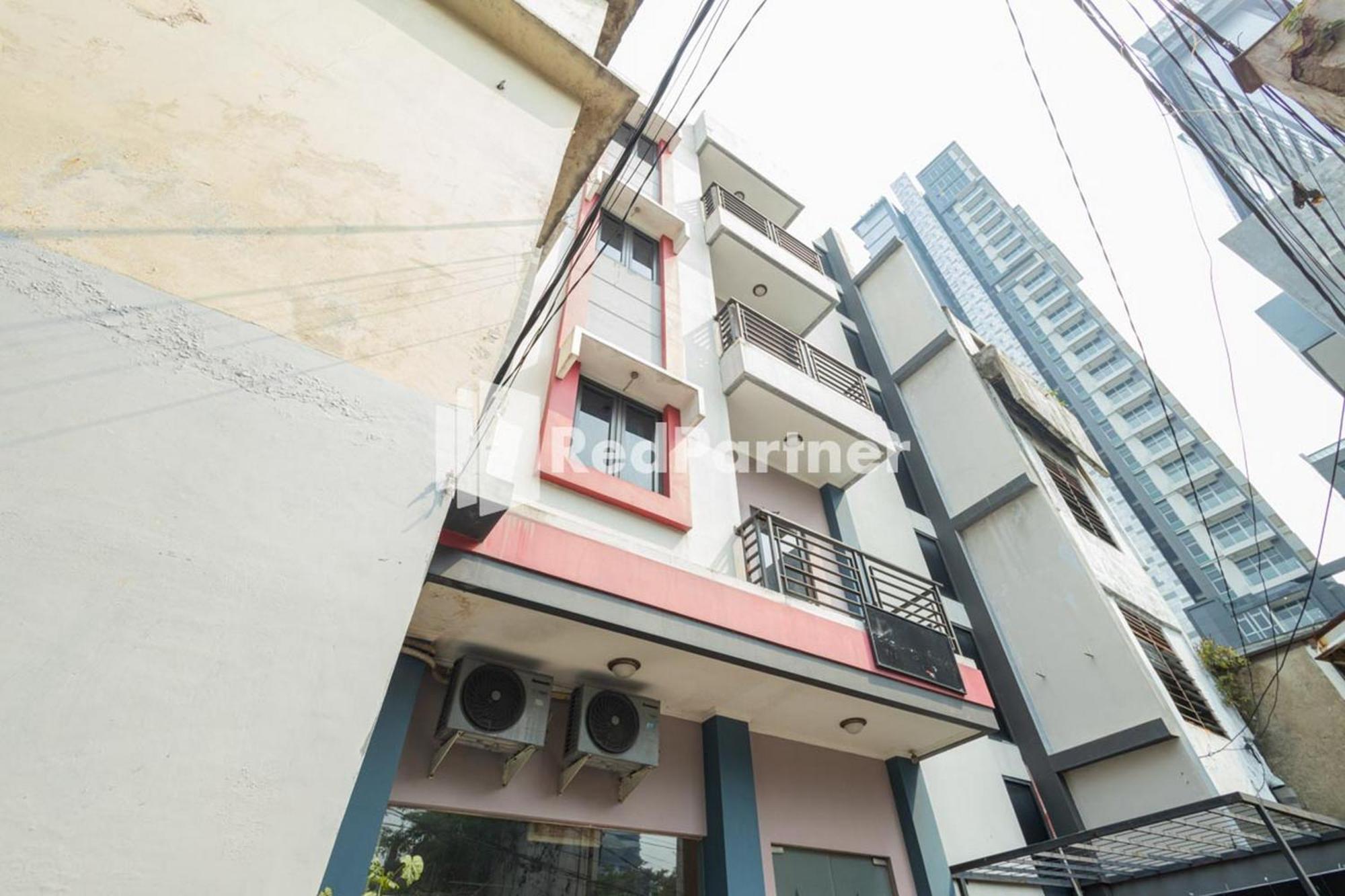 Star Hotel Jaksa Mitra Reddoorz Jakarta Exterior photo